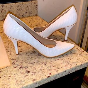 White Stilettos heel style 👠 shoes